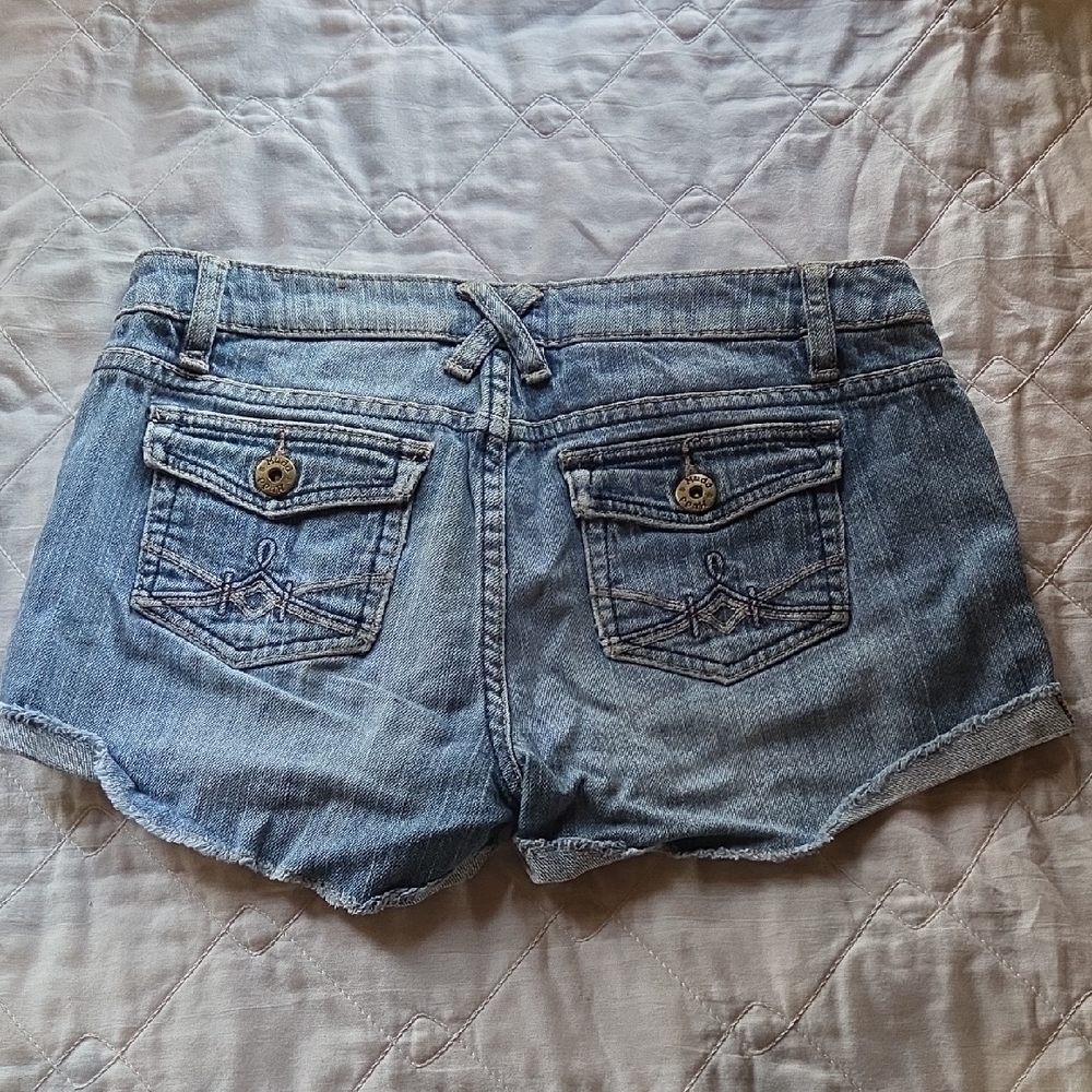 Mudd Distressed Blue Jean Shorts with Peace Patch SIZE 5 - Picture 2 of 5